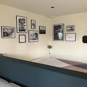https://au-689-bed-breakfast-saint-georges-de-reneins.hotels-rhonealpes.com