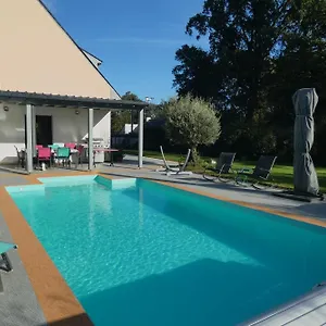 https://chez-la-cheffe-valerie-chevy.inbrittany.com